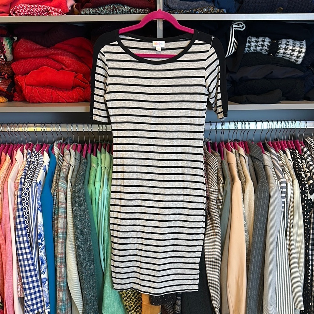 LuLaRoe gray/black striped short sleeve t shirt dress size XS NWOT